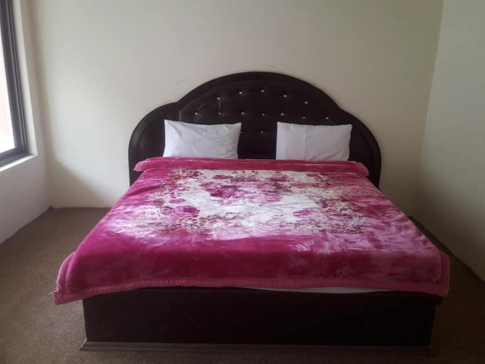 Eden Lake View Hotel Karimabad  外观 照片